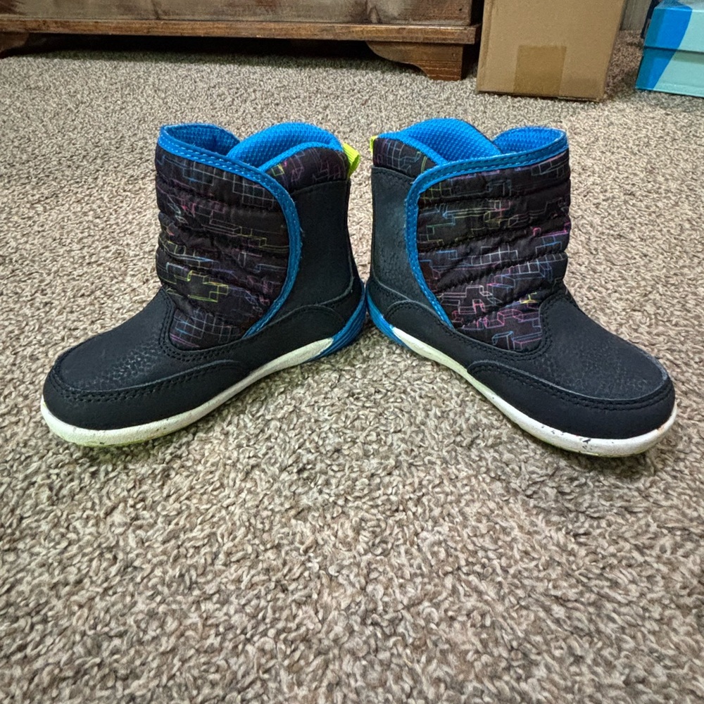 Merrell water proof snow boots size 8 toddler